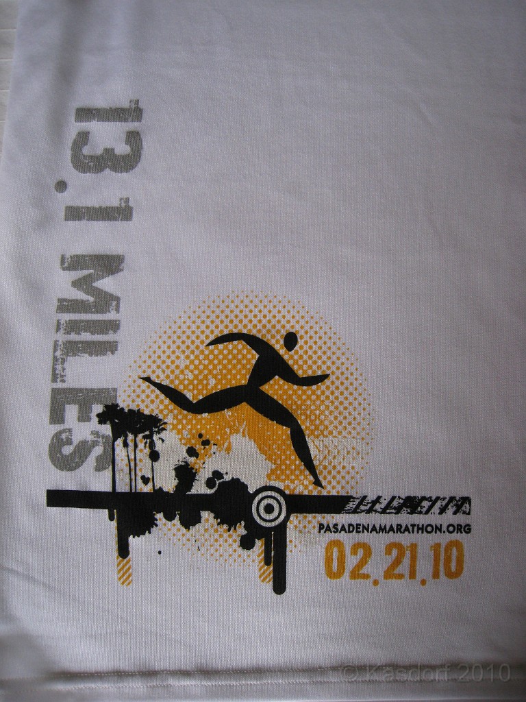 Pasadena Marathon California 2010-02 0230.jpg - The Pasadena California Marathon - 2010 tee shirt logo.